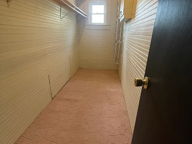 walk in closet