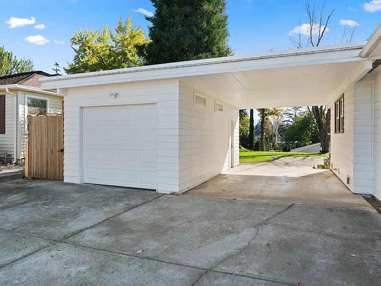 560 N Keene Way Dr — Photo 5