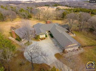 11825 Goldfinch Rd, Maple Hill, KS 66507