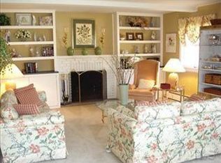 10 Green Acres Ln, White Plains, NY 10607