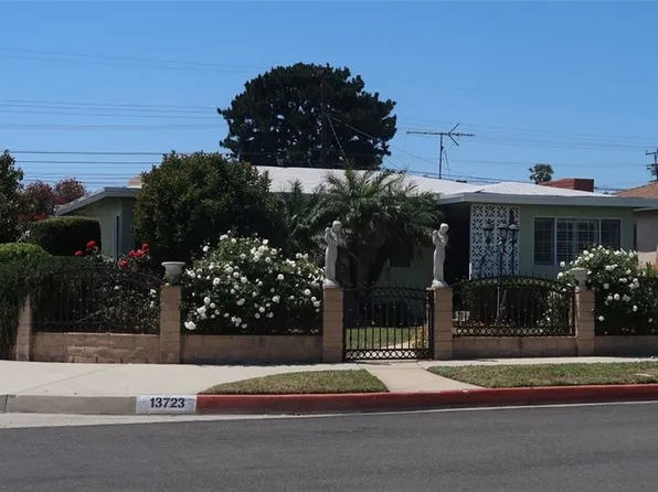 13723 S Catalina Ave, Gardena, CA 90247