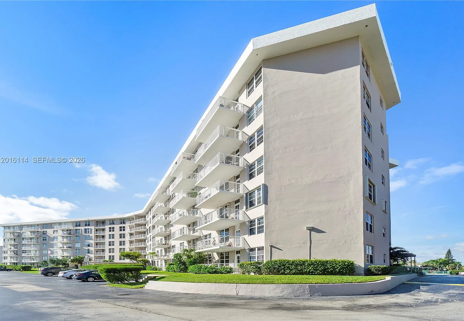 Patrician Condo — Photo 4