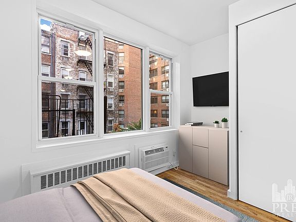 2nd image of 306 E 71st St APT 3C