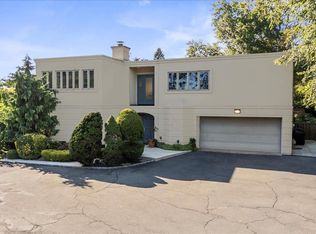 292 Breezyway, Lawrence, NY 11559