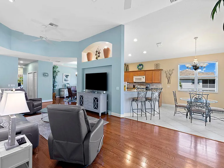 6840 Ascot Dr #201 — Photo 9