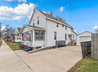 1911 Jackson St, Two Rivers, WI 54241