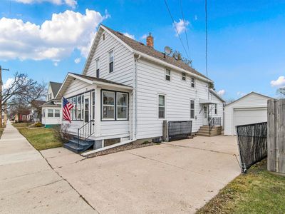 1911 Jackson St, Two Rivers, WI, 54241