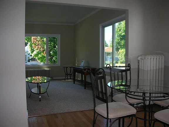 4th image of 1087 Maryland Ave E