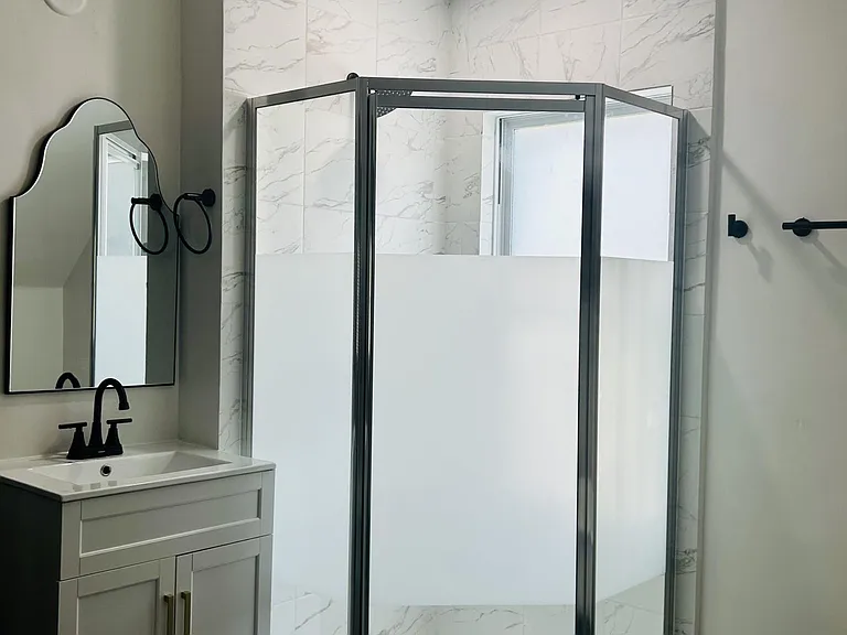Full Upper Bath