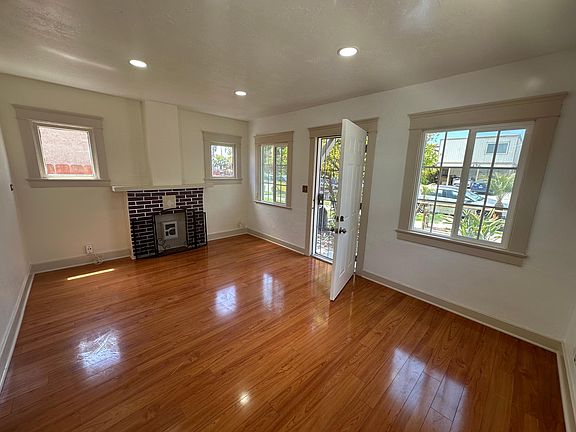 4th image of 4425-29 Wilson Ave #D