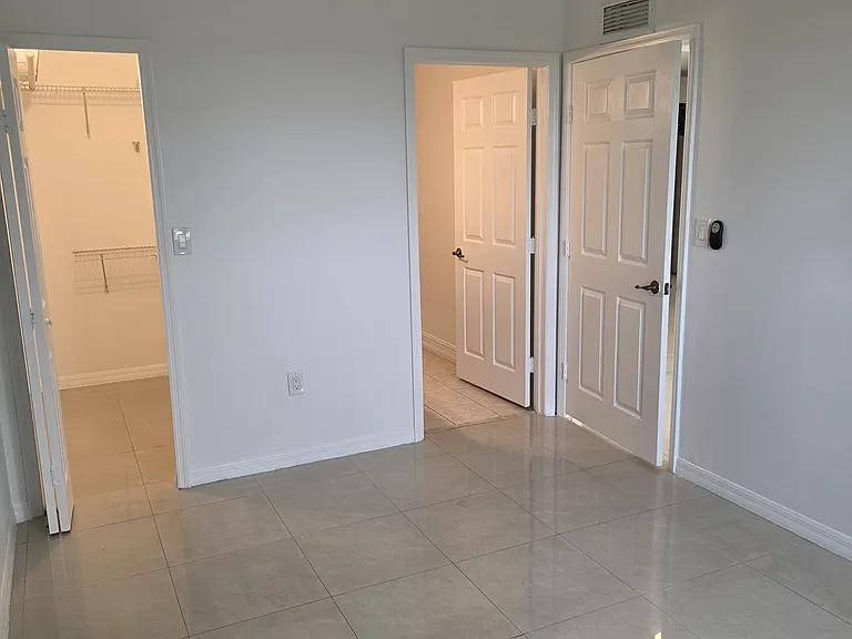 5271 SW 8th St #406 — Photo 4