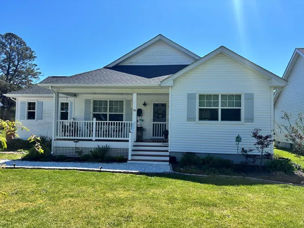 16 Johnson St, Onancock, VA 23417