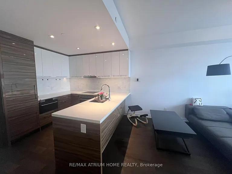 488 University Ave #3606 — Photo 3