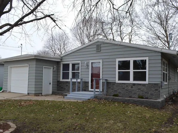 1806 S Hampshire Ave, Mason City, IA 50401