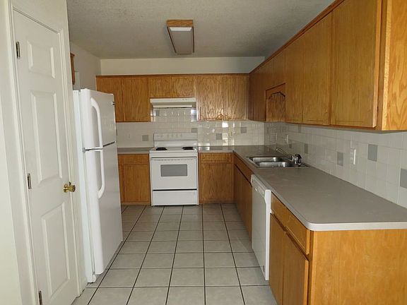 4th image of 3907 Hitchrock Dr #B