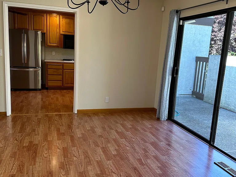 24 Doris Ct — Photo 7