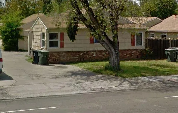 2816 65th St photo 1