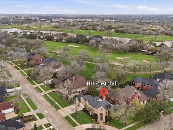 1711 Forestlake Dr, Sugar Land, TX 77479
