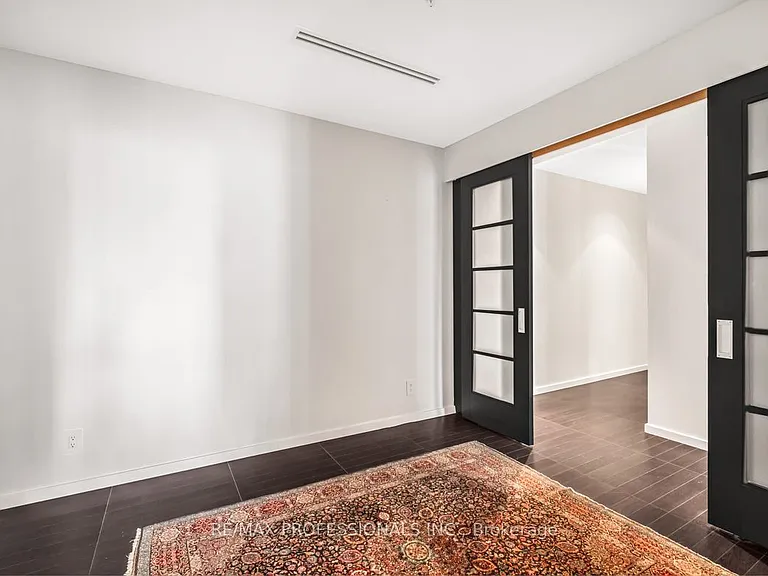 180 University Ave #2403 — Photo 7