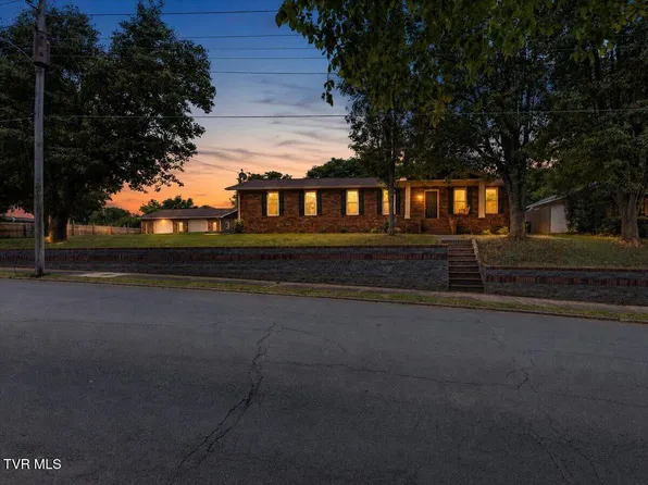 613 Holly Ln, Elizabethton, TN 37643
