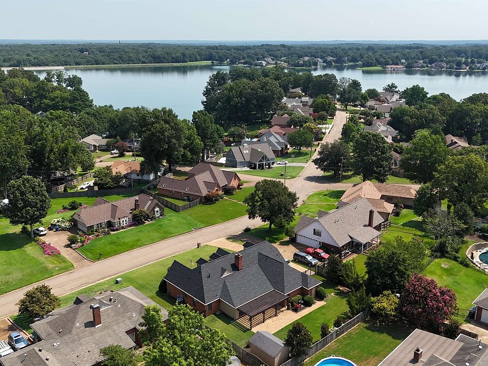 1st image of 9633 Pine Point Dr