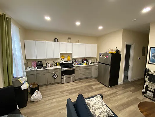 Rented by Sapphire Realty Holdings LLC | media 16