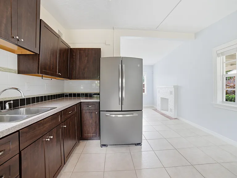 1717 SW 12th Ct — Photo 12