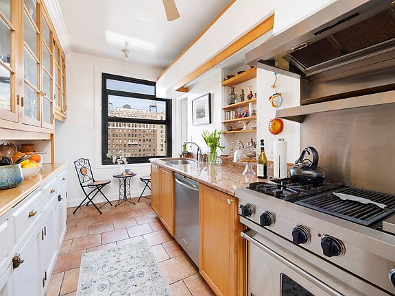 5th image of 230 W 105th St APT 10D
