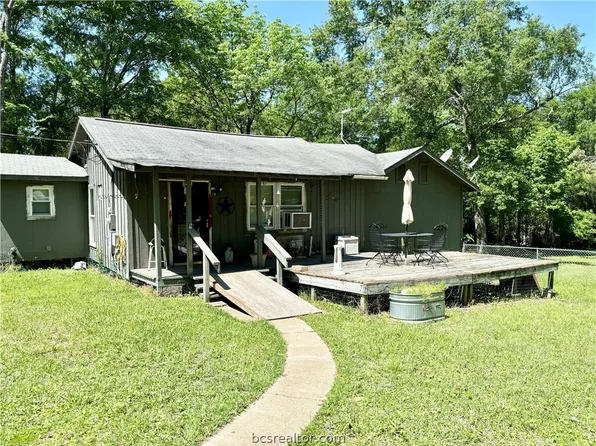30577 S Walnut Rd, Waller, TX 77484