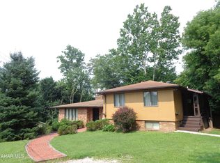 2730 Albert Dr, Altoona, PA 16602