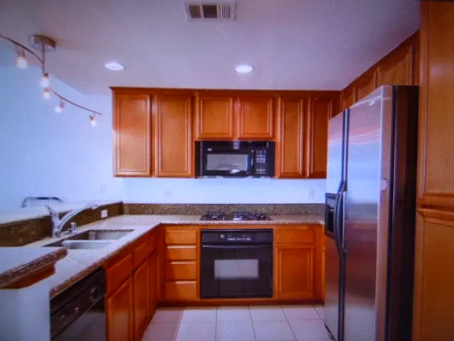 301 W G St #419 — Photo 15