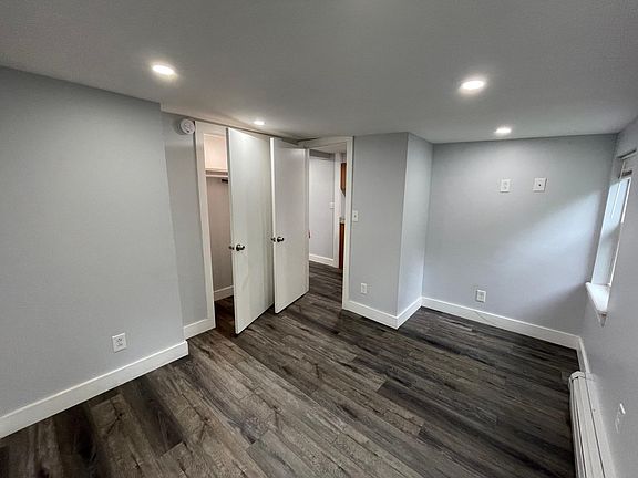 3rd image of 28 Baldwin Ave #2R