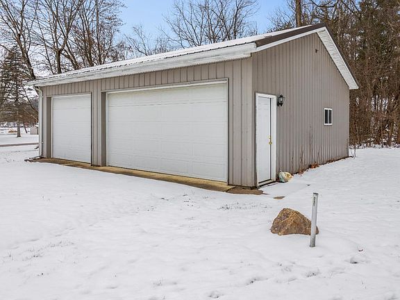 4th image of 670 Timothy Dr