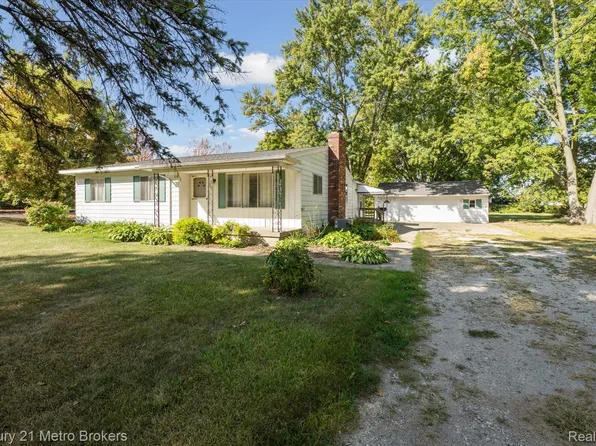 4460 Torrey Rd, Flint, MI 48507