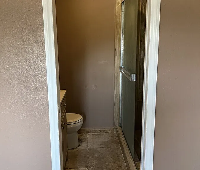 943 W C St — Photo 8