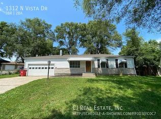 1312 N Vista Dr, Independence, MO 64056