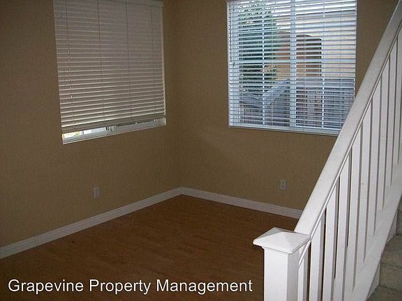 4th image of 33581 Maplewood Ct