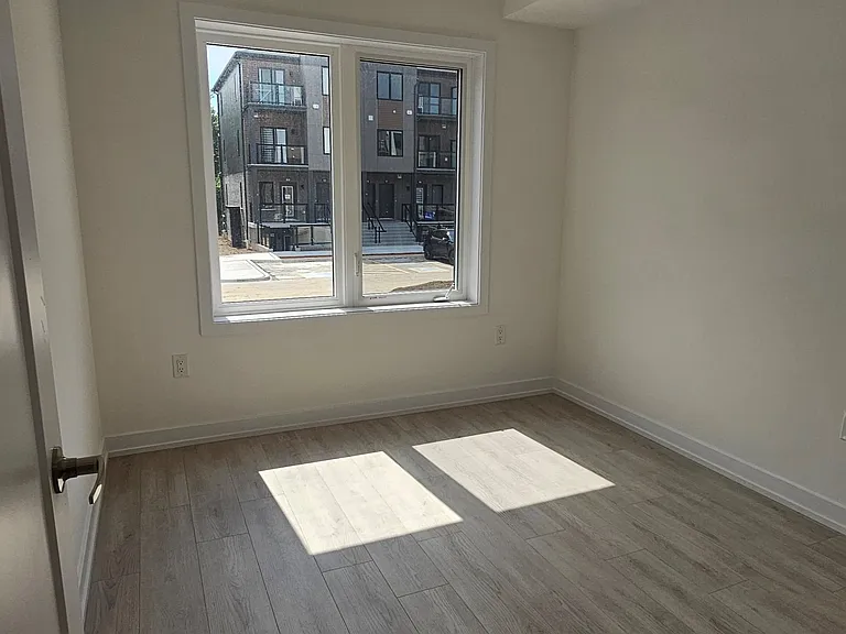 42 Lowes Rd W #60 — Photo 10
