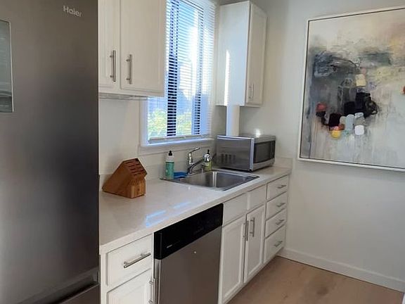 3rd image of 1575 Broadway APT 15