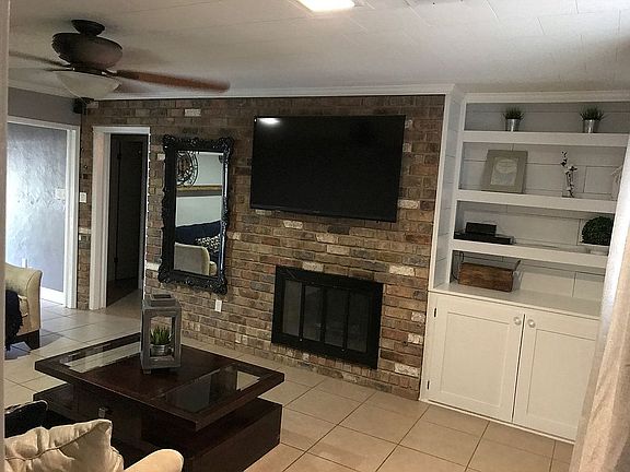5th image of 1007 W Orange Ave