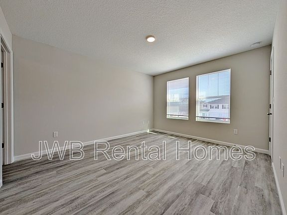 5th image of 6053 Carolines Ct