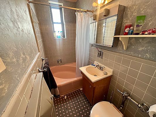 5th image of 50 Shore Blvd APT 4F