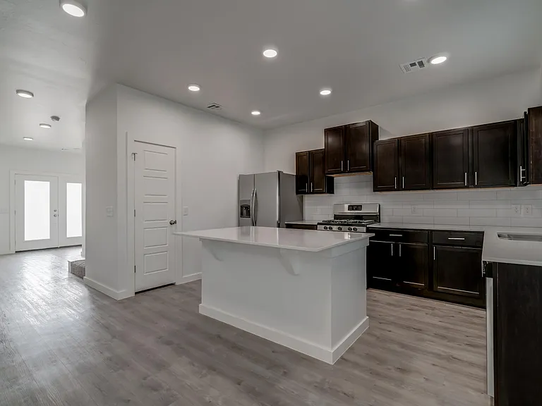13522 Vinita Dr — Photo 8