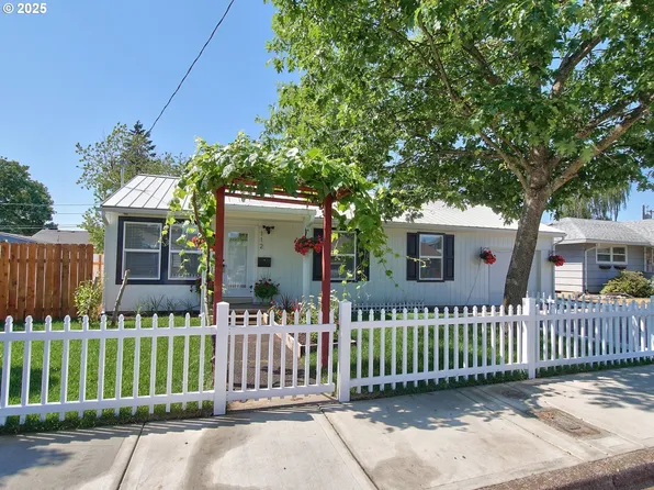 112 NW 17th St, McMinnville, OR 97128