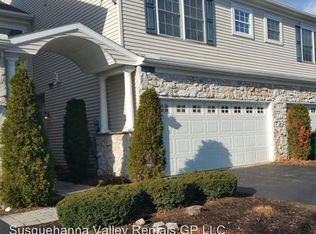 17 Carousel Cir, Hershey, PA 17033