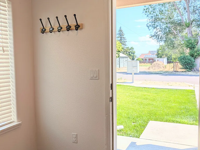 1402 Hall St #B — Photo 2