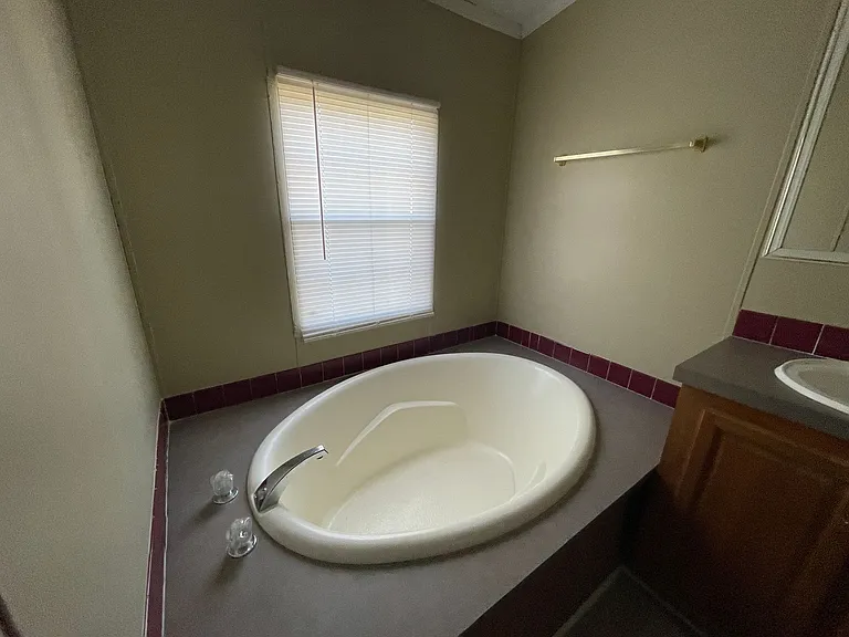 1677 Cassatt Rd — Photo 6