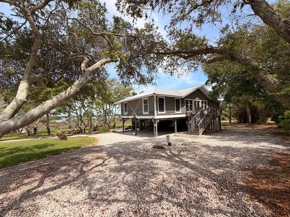 16851 Anna St, Cedar Key, FL 32625