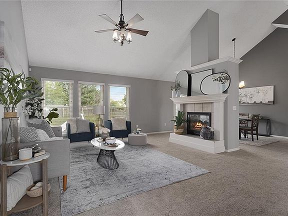 5th image of 4432 NE Blue Jay Dr