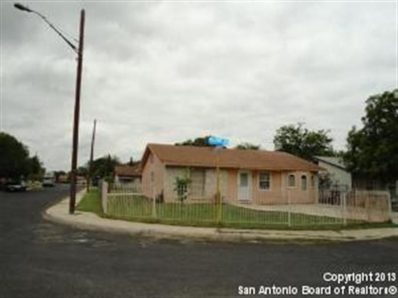2nd image of 6217 Brownleaf St